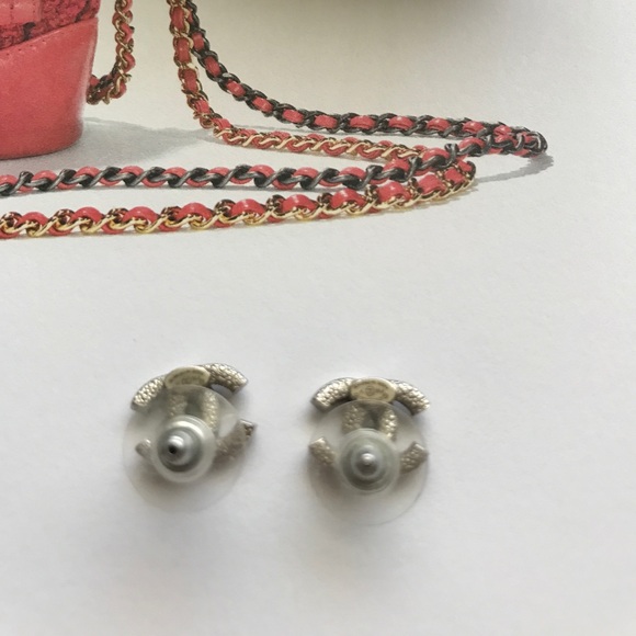 Chanel earring - Picture 3 of 5